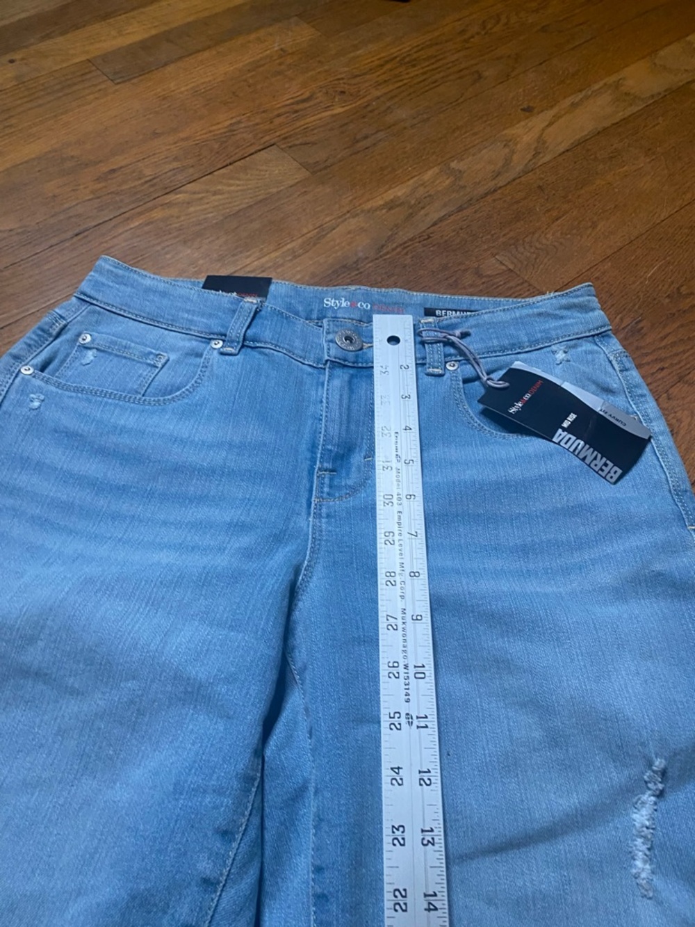 Style & Co Denim Bermuda Shorts Light Wash Distressed Mid Rise Size 4- NWT - Picture 9 of 9